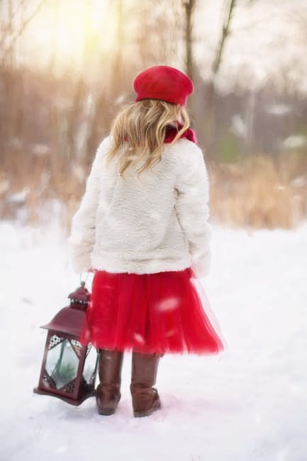 little-girl-winter-snow-red